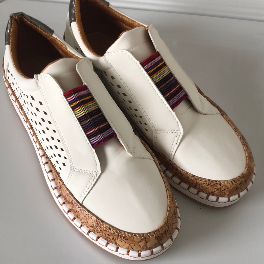 White flay sneakers